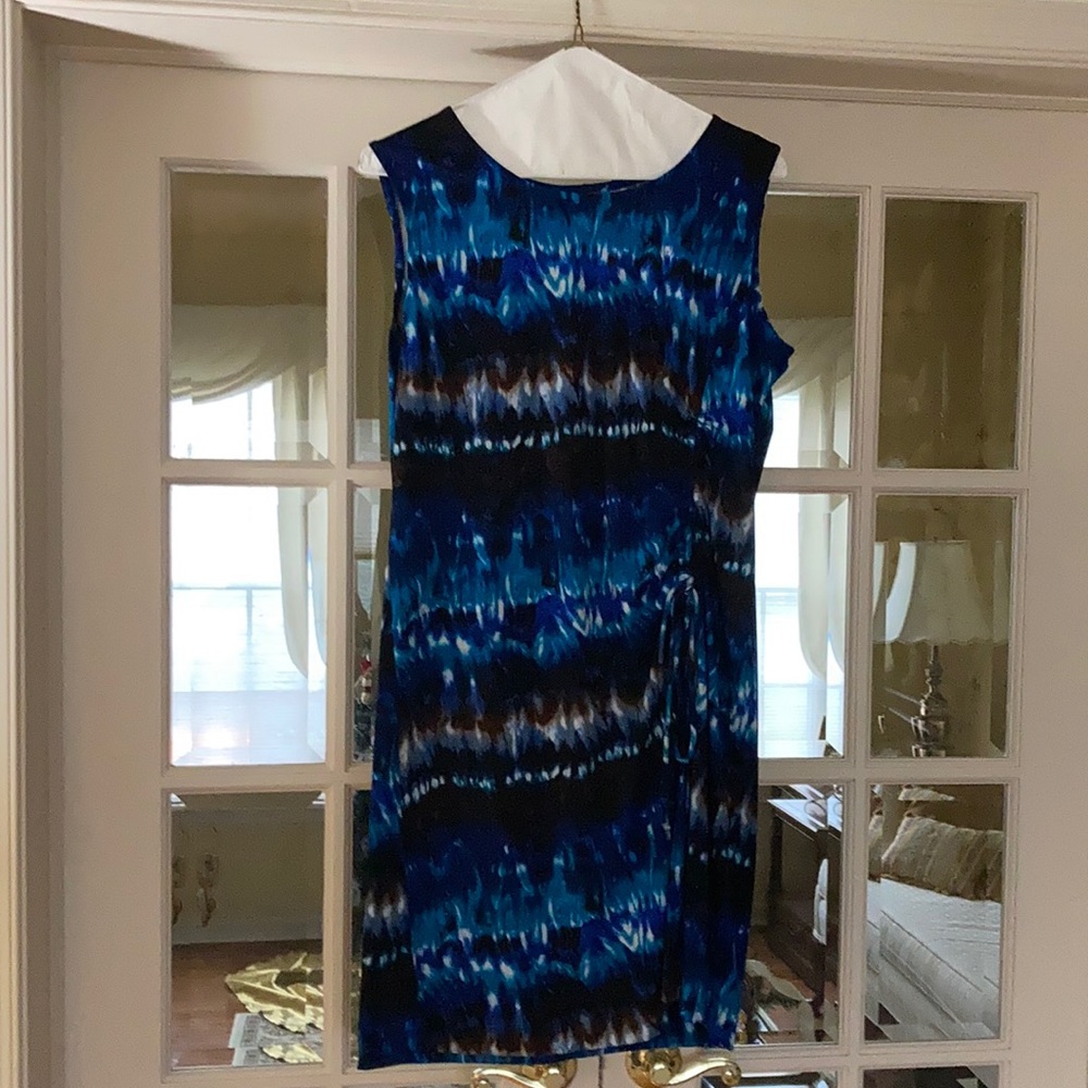Ladies sleeveless dress